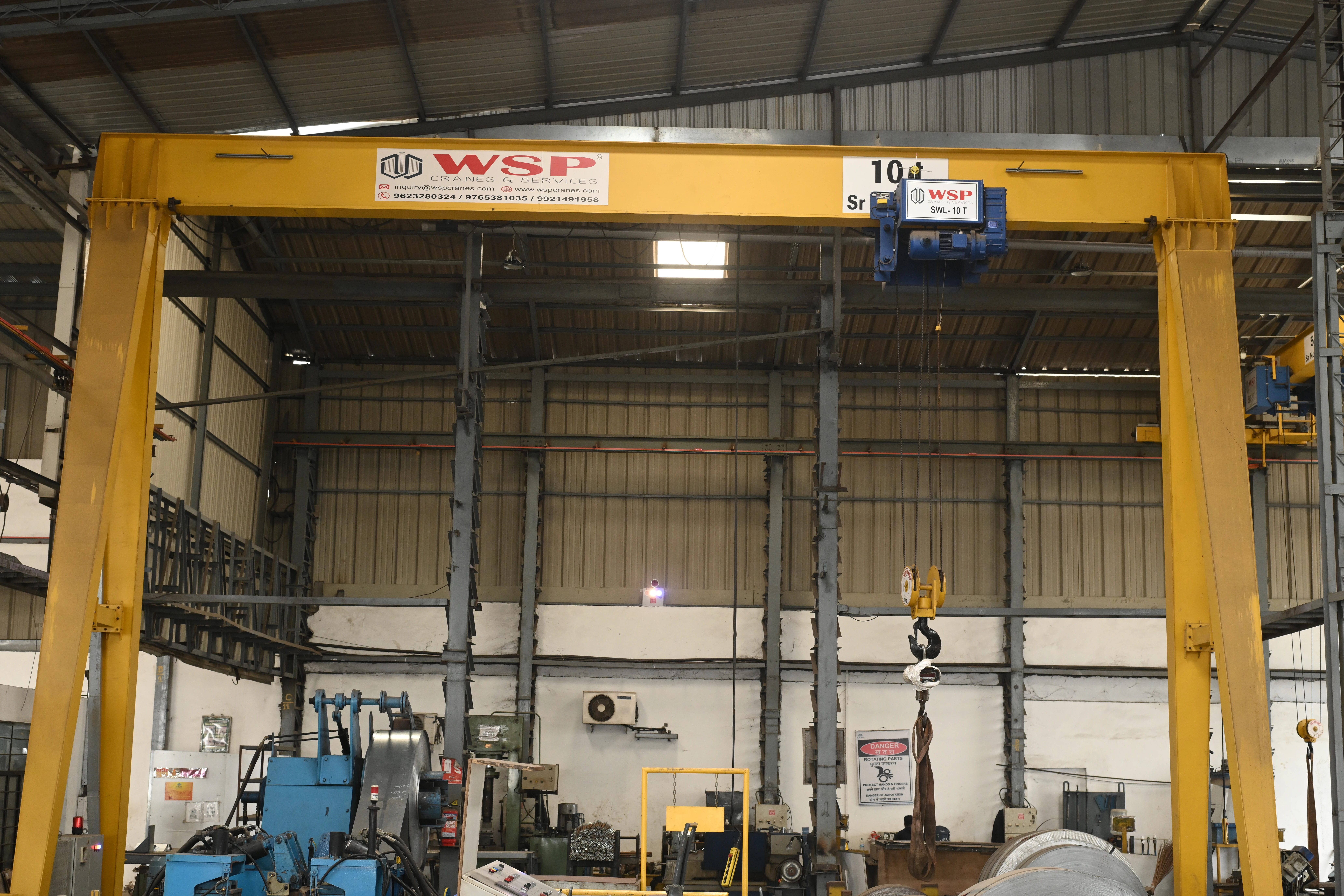 Portable goliath crane for flexible material movement